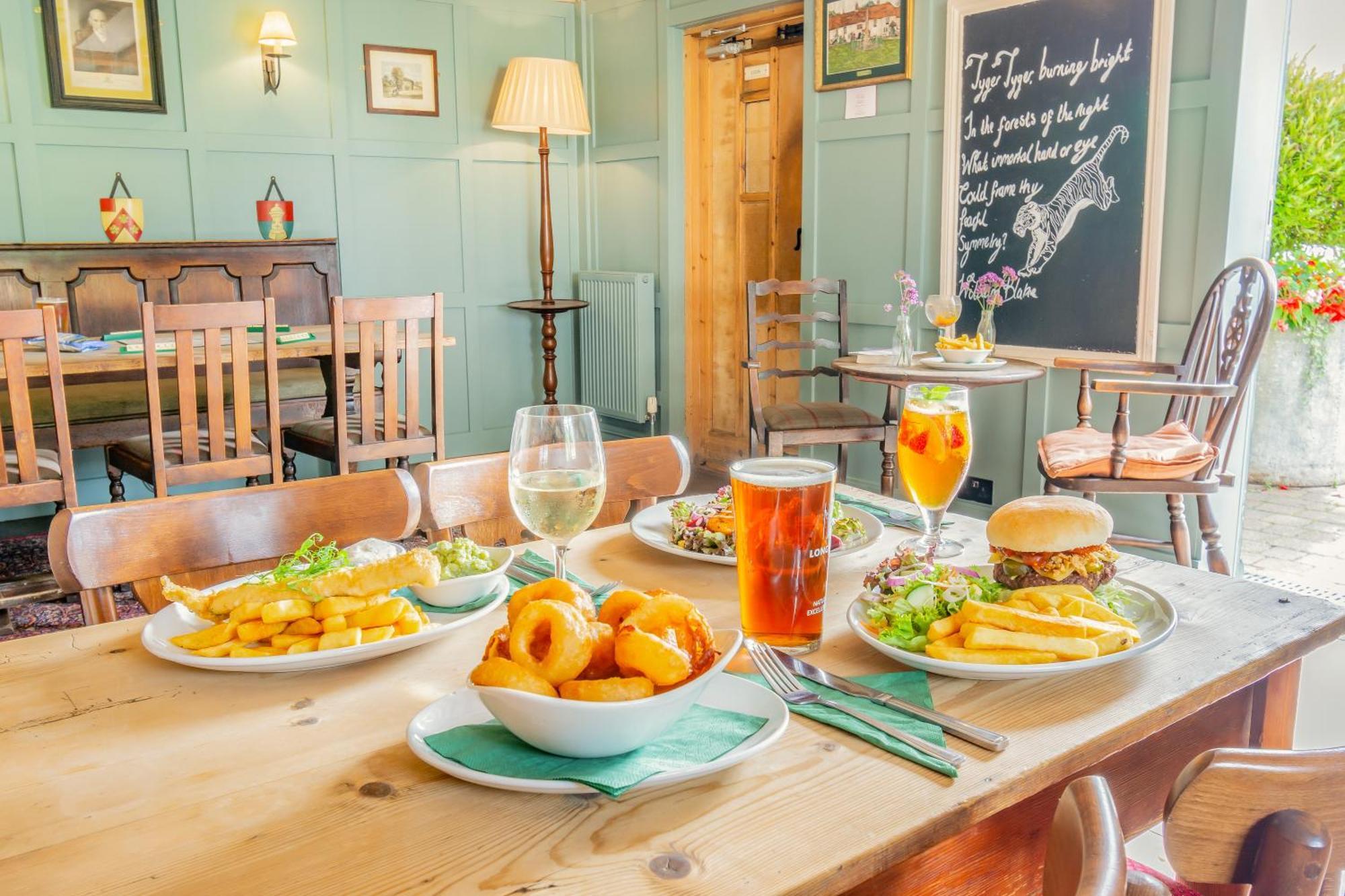 Tiger Inn - Catherine Eastdean Dış mekan fotoğraf